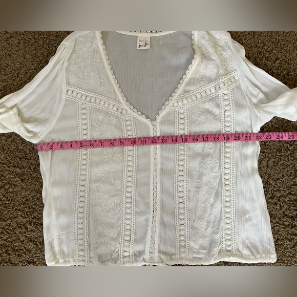 NWOT~ White Embroidered Crochet Peasant Blouse, Cinch tie, Boho, Penny Lane 🌼 - Picture 6 of 9